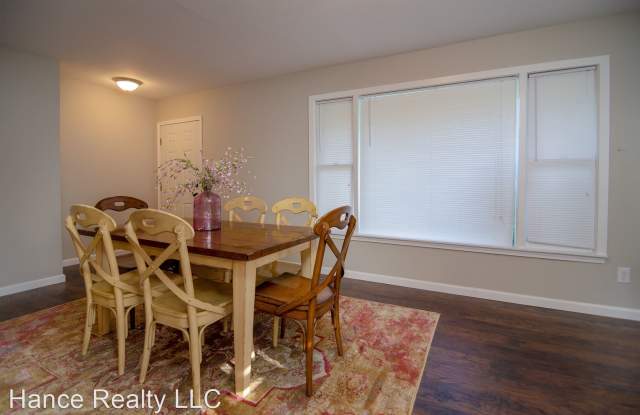 1539-Lee Hall Gallery 3