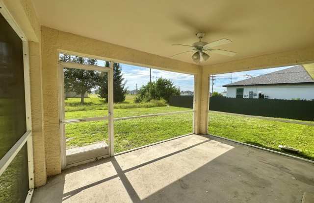 3 Bed 2 Bath with Screened Lanai Gallery 3