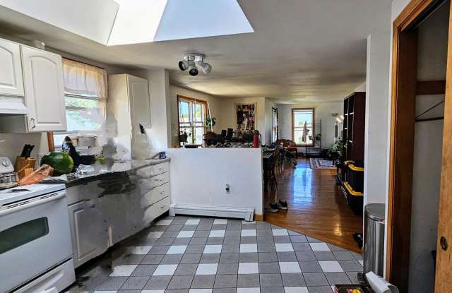 Must-See Spacious 3-bedroom/1-Bath Unit Brighton photos photos