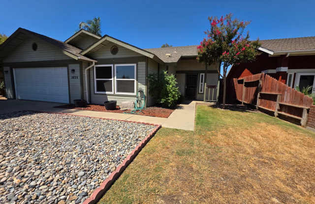 3 Bedroom 2 Bathroom in SE Visalia photos photos
