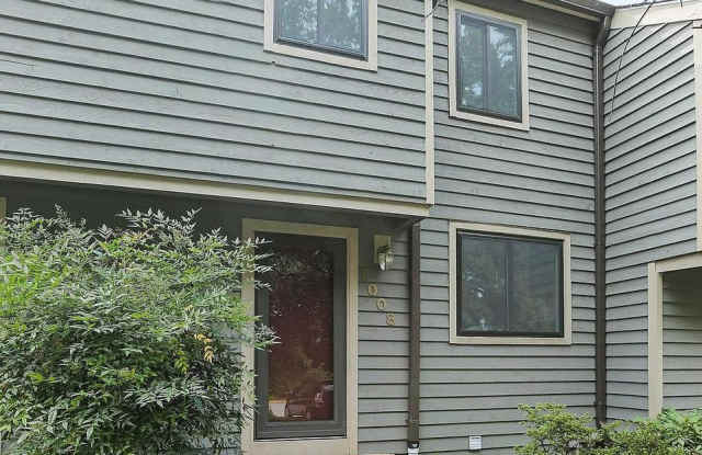 3BR/3.5BA Townhome in Gated Stoneleigh Summit | Lower-Level Bedroom | Near Stoneleigh Elementary photos photos