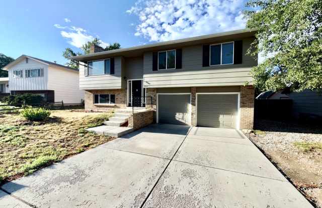 North-East Tri-Level Home! photos photos North-East Tri-Level Home! photos photos
