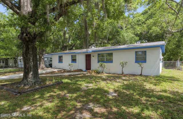 4447 MELVIN Circle W - 4447 Melvin Circle West, Jacksonville, FL 32210