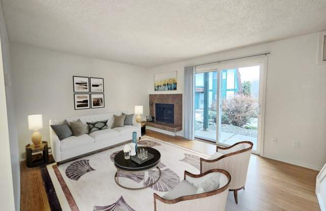 $1,250 - 1 Bed / 1 Bath Spacious Two-Story Condo with Washer and Dryer photos photos