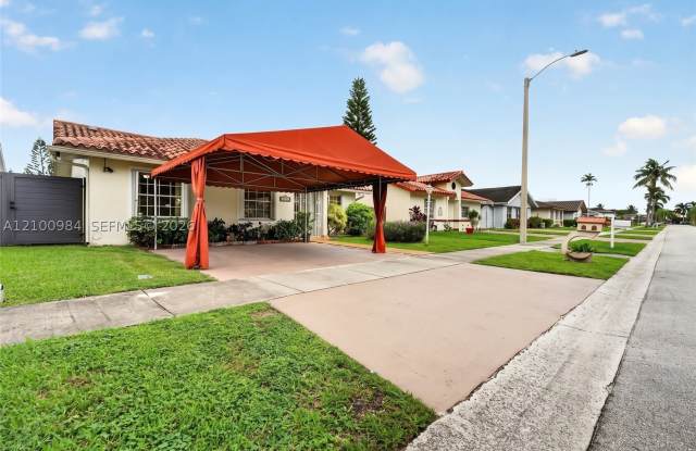 13889 SW 158th Ter Gallery 3
