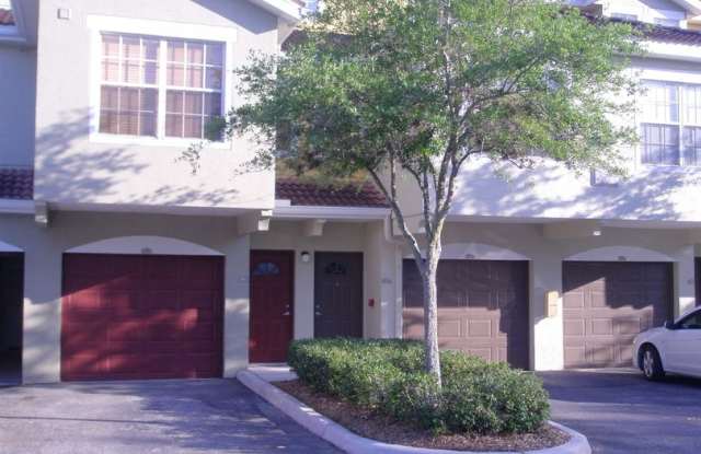 Annual turnkey furnished renovated GATED COMMUNITY**3 BEDROOM TOWNHOUSE - 5711 Bentgrass Drive, Sarasota County, FL 34235