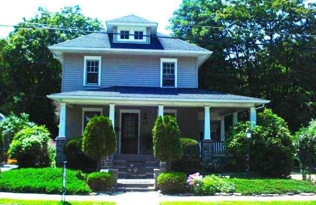 215 LAUREL Avenue photos photos