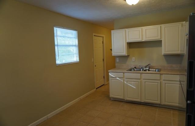 2318 Burpee Drive West Gallery 4
