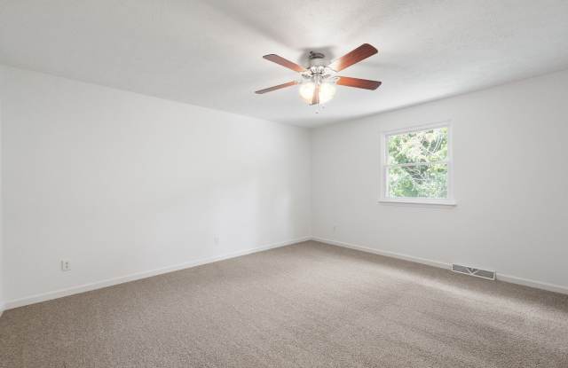 AVAILABLE OCT 1ST! 2-BEDROOM TOWNHOME IN NORTH VERSAILLES! photos photos