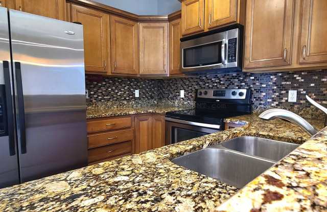(August Free!) Beautiful 3 Bed 2.5 Bath Town house with ALL the amenities! photos photos
