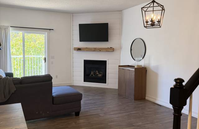 3533 Abercrombie Lane Gallery 4