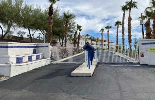 2BR 2BA Riverview Bluffs Condo, 1st Floor *Secure gated entrance,assigned parking Views & Amenities!!! Gallery 1