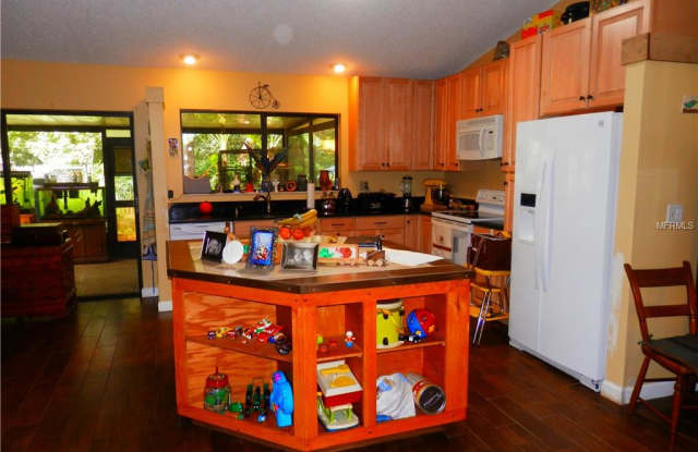 4017 SHORESIDE CIRCLE Gallery 3