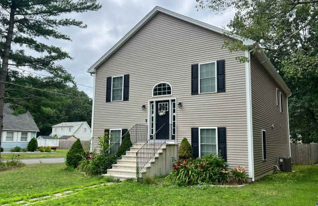 Stunning Single Family Home In Sixteen Acres with all the Amenities! photos photos