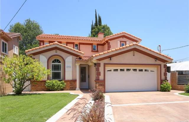 6952 Amigo Avenue - 6952 Amigo Avenue, Los Angeles, CA 91335