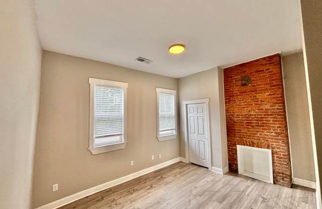 513 S 24th Street - 2 Bedroom House, Fenced Yard, Off-Street Parking, Pets OKAY! Gallery 3