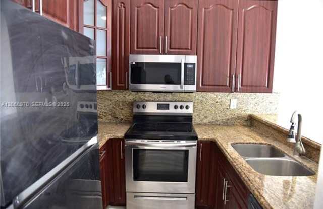 18954 NW 67th Pl th 18954, Hialeah, FL 33015 Gallery 4