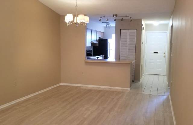 7126 Barclay Ave Apt A Gallery 2