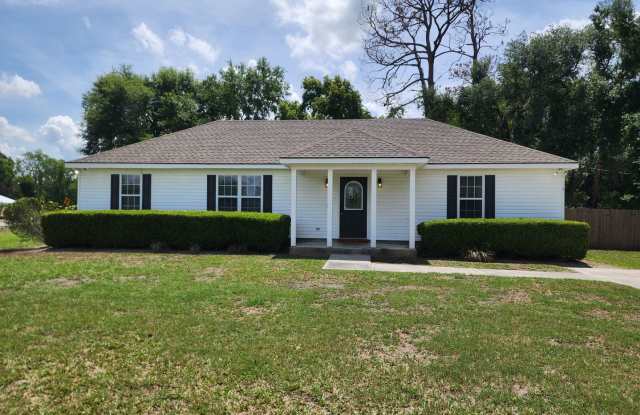 Southern Comfort Oasis: 3BR/2BA Rental Home in Valdosta, GA photos photos
