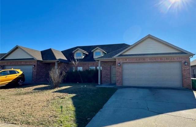 938 Kensington  DR photos photos