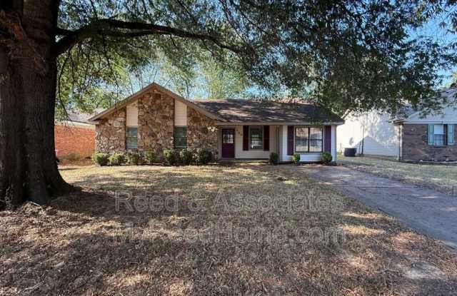 892 Oaklawn Place Gallery 1
