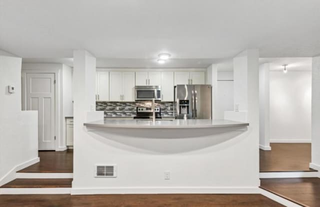 3710 26th PL W B4 Gallery 4