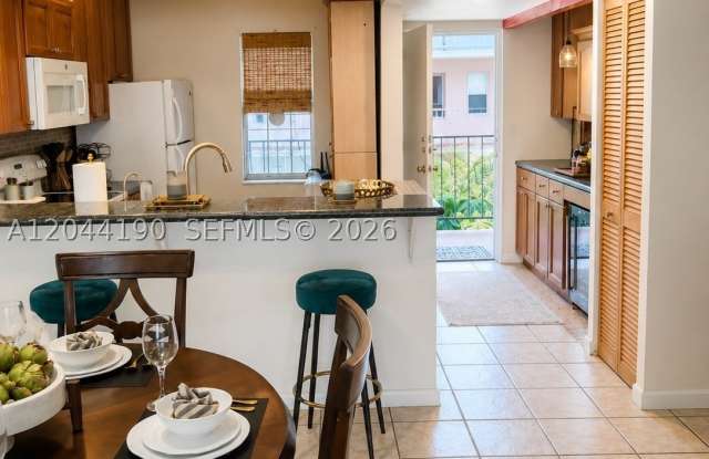 2821 Somerset Dr Gallery 2
