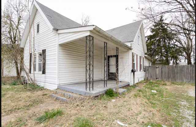 1318 E Illinois St photos photos