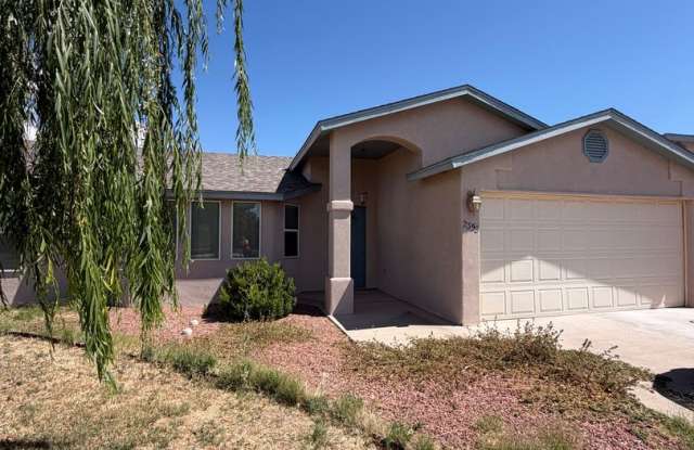 Beautiful Home Close to Holloman AFB - 2353 Sierra Vista Court, Alamogordo, NM 88310