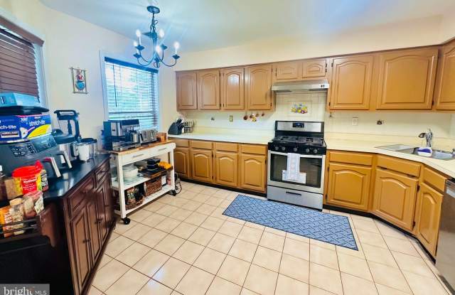 10 COLEBROOK Court Gallery 3