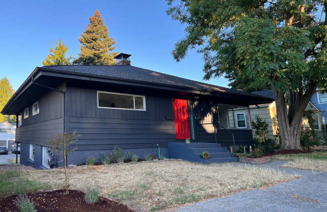 Move in Special! West Seattle large Rambler s/daylight basement! 3 bed 3 bath, 18-mo lease! New Paint and Carpets! Available NOW! - 5949 48th Avenue Southwest, Seattle, WA 98136