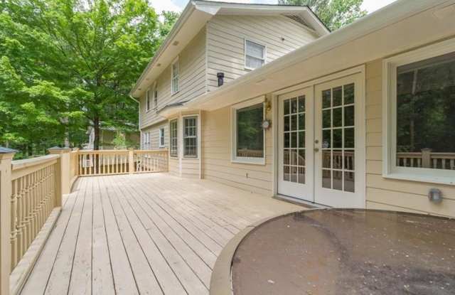 5530 Roberts Drive Gallery 2