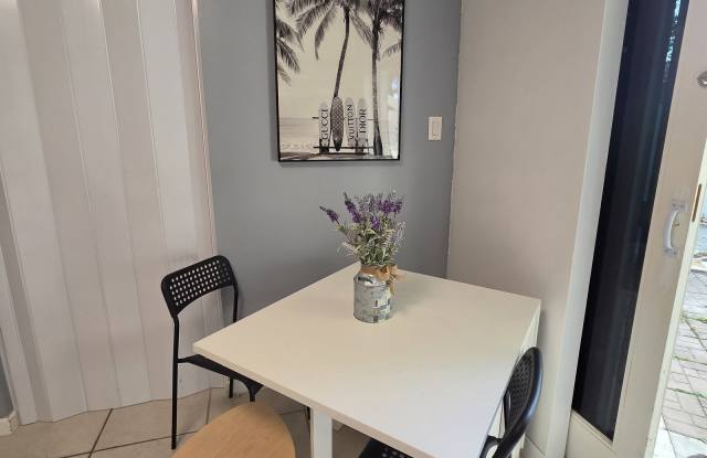1668 Northeast 34th Drive Gallery 2