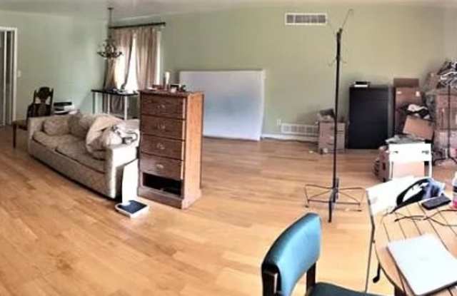 2363 Tilbury Avenue - 1 Gallery 2