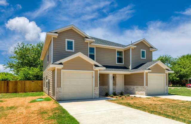 COMING SOON!  3 BEDROOM DUPLEX LOCATED IN WHITERIGHT TEXAS! photos photos