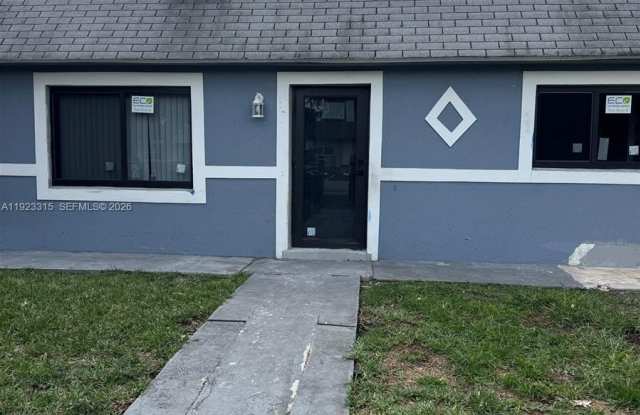 1633 NW 8th Ave photos photos