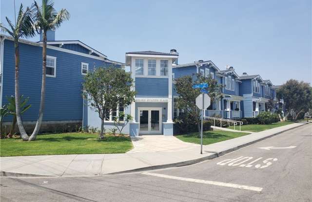 221 Aviation Place - 221 Aviation Place, Manhattan Beach, CA 90266