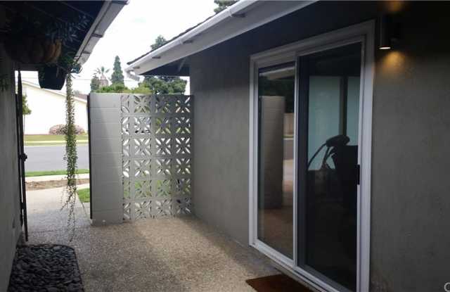 5332 Caliente Drive Gallery 3