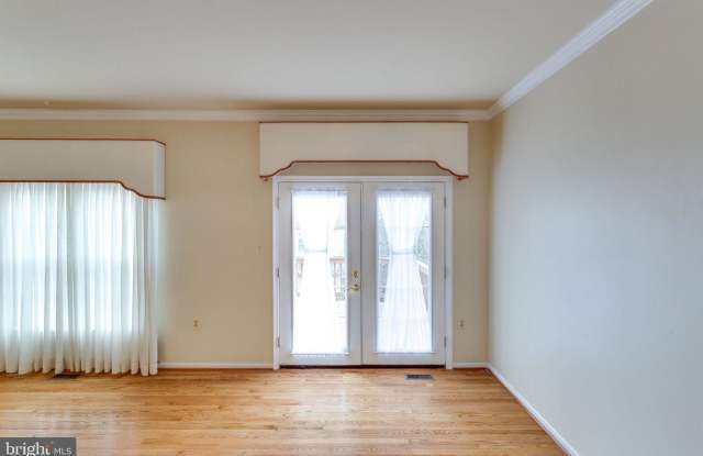 4521 SAUCON VALLEY COURT Gallery 2