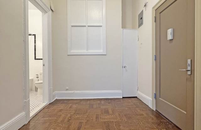 247 West 72nd Street Gallery 2
