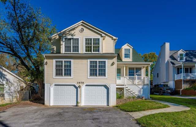 Oversized House in Point of Rocks for Lease photos photos