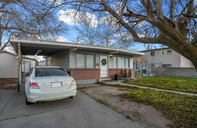 3193 Montclair St - DOWN Gallery 1