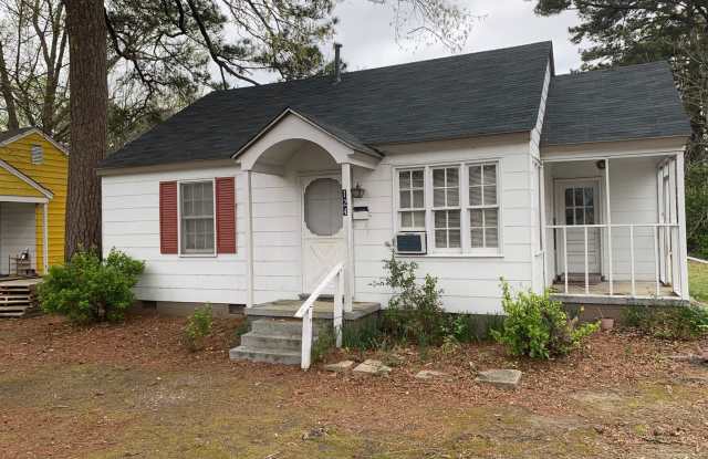 124 S Fairview Circle - 124 South Fairview Circle, Tarboro, NC 27886