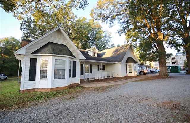4524 Old Monroe Road Gallery 2