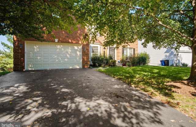 211 PARK GATE Drive SE Gallery 3