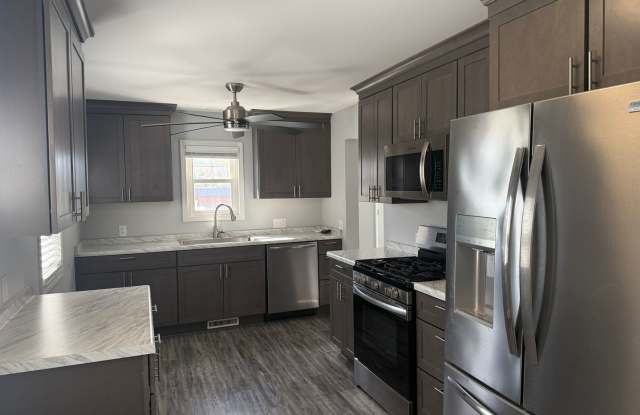 3261 West 13th Street - Three Bedroom Single Family Home photos photos