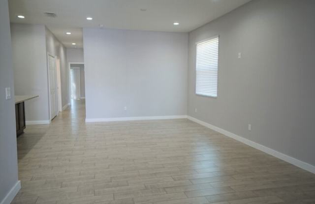 4210 North Coolidge Avenue Gallery 2