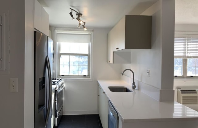 4364 N Pershing Dr Unit 4 - 4364 N Pershing Dr, Arlington, VA 22203