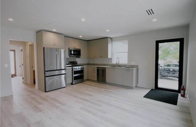3647 1/2 Brunswick Avenue - 3647 1/2 Brunswick Avenue, Los Angeles, CA 90039