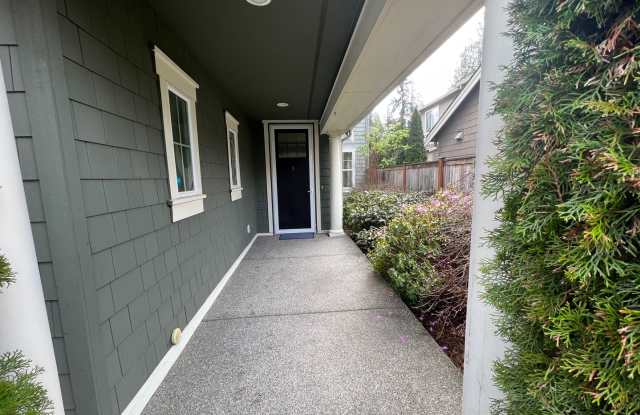 Spacious 5-Bed, 2.5-Bath Single-Family Home in Redmond Gallery 4